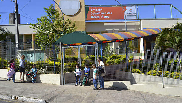 Volta aulas escolas municipais de Hortolândia - Segundo Semestre 2013 Volta aulas escolas municipais de Hortolândia - Segundo Semestre 2013