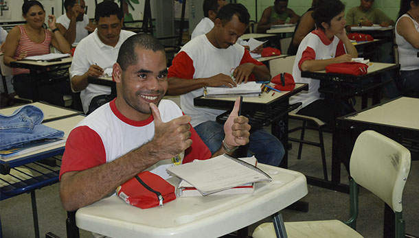 EJA: Educação de Jovens e Adultos EJA: Educação de Jovens e Adultos