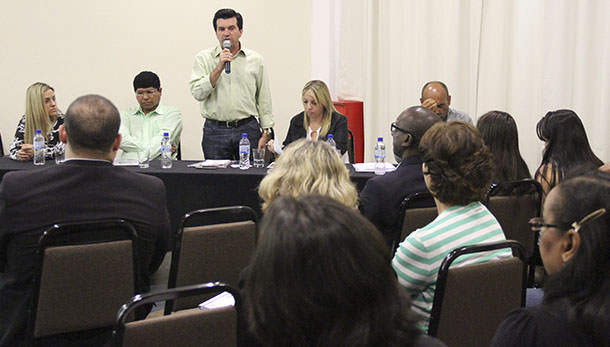 Durante evento, prefeito Meira apresenta projetos de qualificação desenvolvidos na cidade encontro regional do trabalho