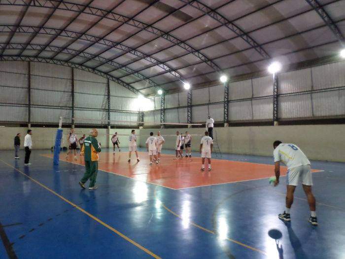 Time hortolandense em partida contra o Limeira, no ginásio Gino Bernardini Equipe Vôlei Hortolândia (SP)