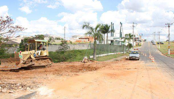Prefeitura interdita via de acesso ao Green Park para manutenção de galeria de águas pluviais Prefeitura interdita via de acesso ao Green Park para manutenção de galeria de águas pluviais