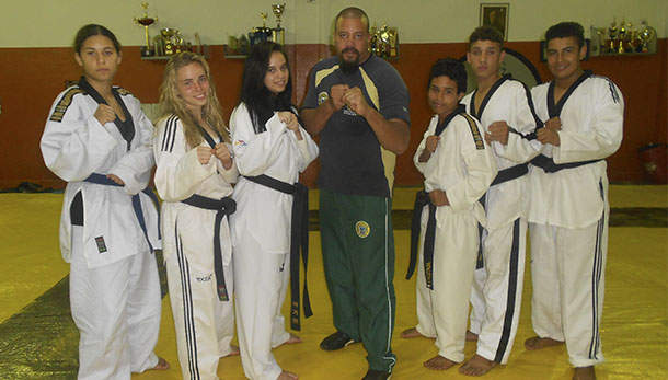 Atletas de taekwondo participam de testes para Seleção Brasileira