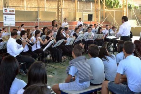 musica-na-escola-banca-orquestra-cemmh