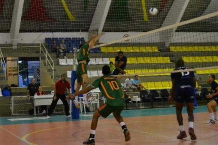 volei-masculino-segue-invicto-na-copa-regional1