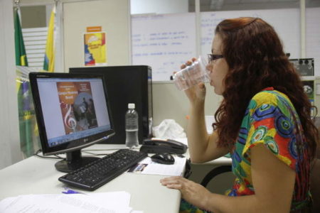 prevencao-estiagem-bebendo-agua